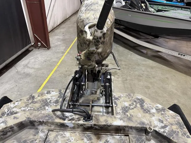 Slide: The Image of Excel 1651 Viper V4 W/Yamaha 50 2025 - 12