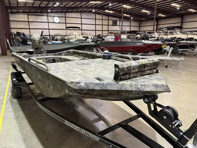 Slide: The Image of Excel 1651 Viper V4 W/Yamaha 50 2025 - 3