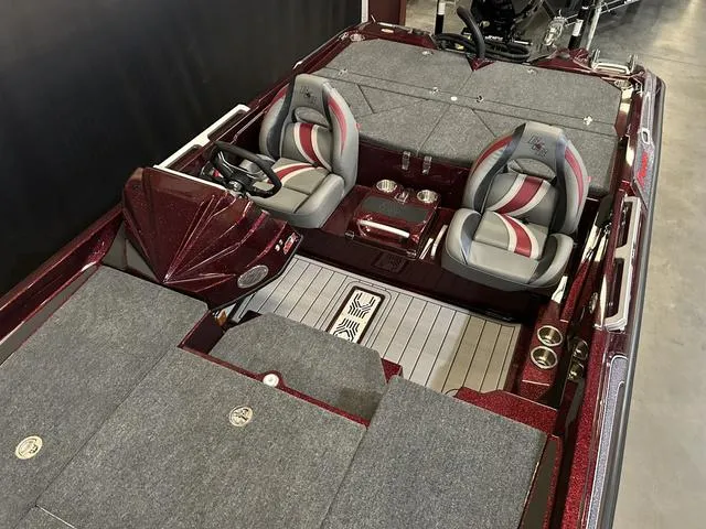 Slide: The Image of Bass Cat Puma STS W/Mercury 250 Pro Xs 2025 - 10