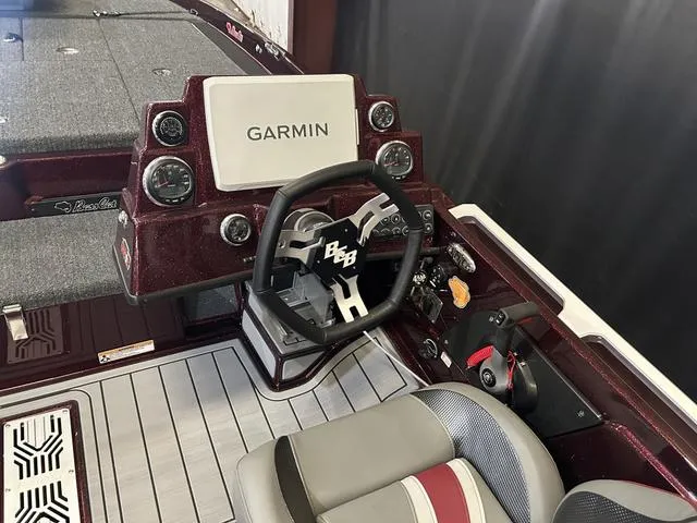 Slide: The Image of Bass Cat Puma STS W/Mercury 250 Pro Xs 2025 - 11