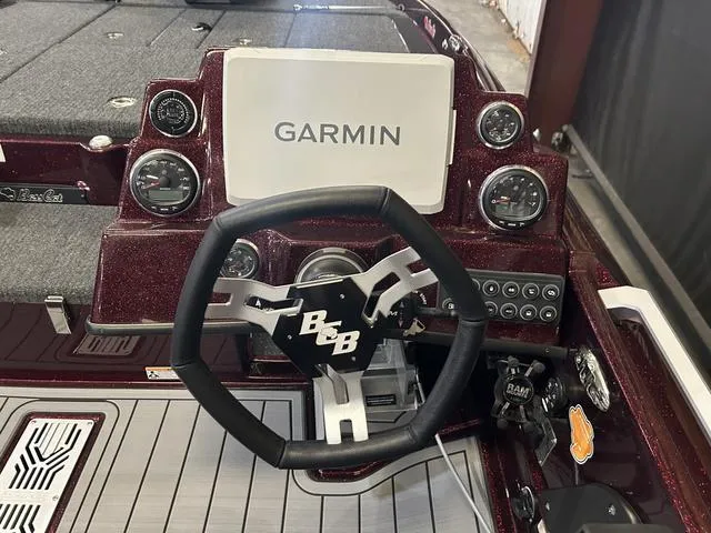 Slide: The Image of Bass Cat Puma STS W/Mercury 250 Pro Xs 2025 - 12