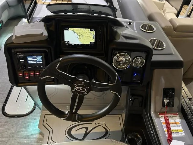 Slide: The Image of Veranda Relax VR22VLC W/Yamaha 200 2025 - 16