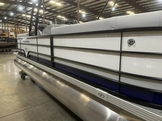 Slide: The Image of Veranda Vista Sport VS 22 RC 2025 - 7