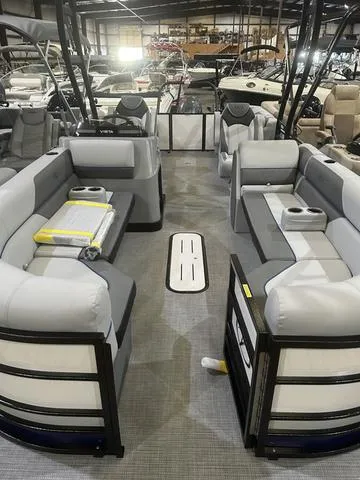 Slide: The Image of Veranda Vista Sport VS 22 RC 2025 - 8