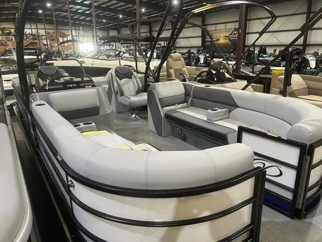 Slide: The Image of Veranda Vista Sport VS22RC W/Yamaha 200 No Trailer 2025 - 10