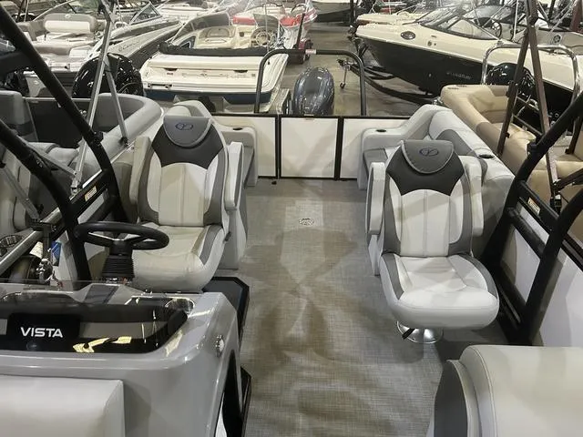 Slide: The Image of Veranda Vista Sport VS22RC W/Yamaha 200 No Trailer 2025 - 11