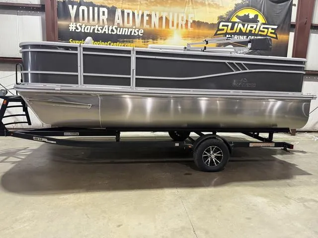 The Image of SunCatcher Select 18F W/Yamaha 70 No Trailer 2025 - 1