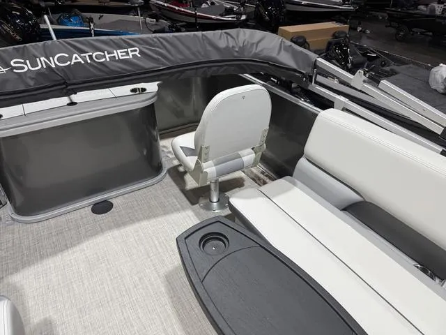 Slide: The Image of SunCatcher Select 18F W/Yamaha 70 No Trailer 2025 - 10