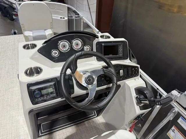 Slide: The Image of SunCatcher Select 18F W/Yamaha 70 No Trailer 2025 - 13