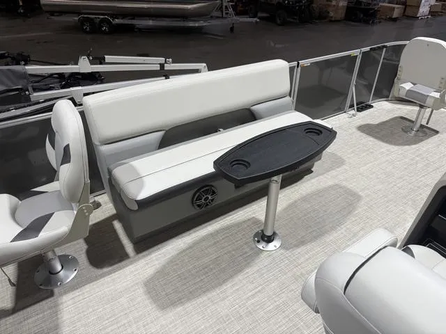 Slide: The Image of SunCatcher Select 18F W/Yamaha 70 No Trailer 2025 - 14