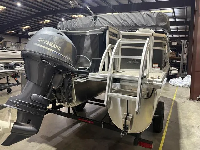 Slide: The Image of SunCatcher Select 18F W/Yamaha 70 No Trailer 2025 - 4