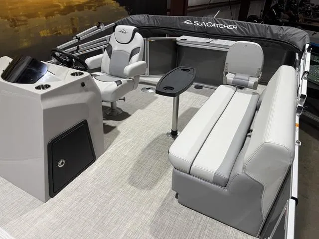 Slide: The Image of SunCatcher Select 18F W/Yamaha 70 No Trailer 2025 - 7