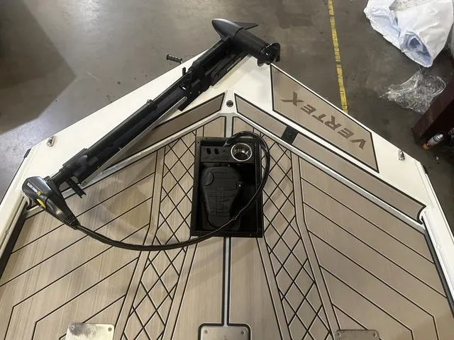 Slide: The Image of 2025 Avid Vertex 18 boat deck with Yamaha 115 "SHO" motor, top view. - 11