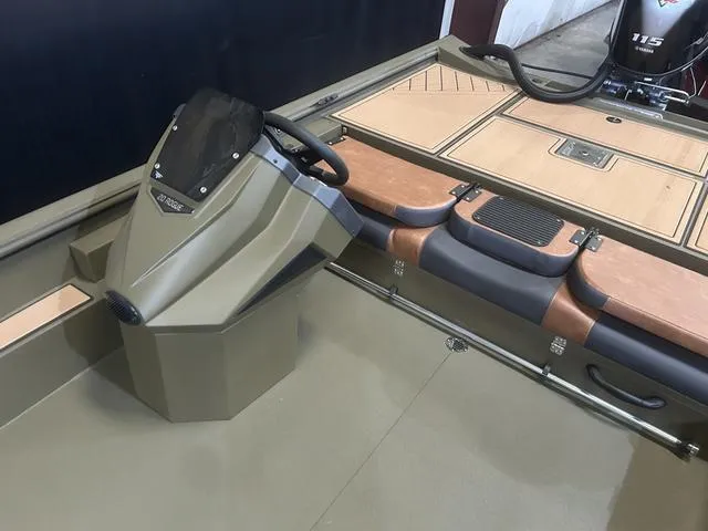 Slide: The Image of Avid Rogue 20 SC W/Yamaha 115 "SHO" 2025 - 10