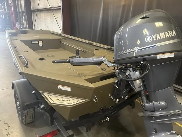 Slide: The Image of Avid Commander 16 W/Yamaha 50 2025 - 6