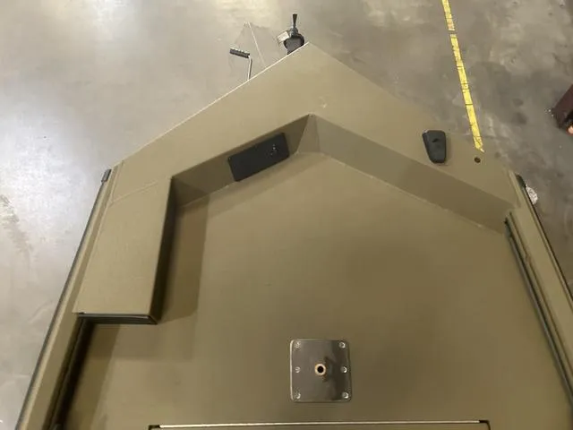 Slide: The Image of Avid Commander 16 W/Yamaha 50 2025 - 8