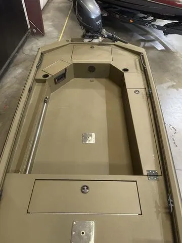 Slide: The Image of Avid Commander 16 W/Yamaha 50 2025 - 9