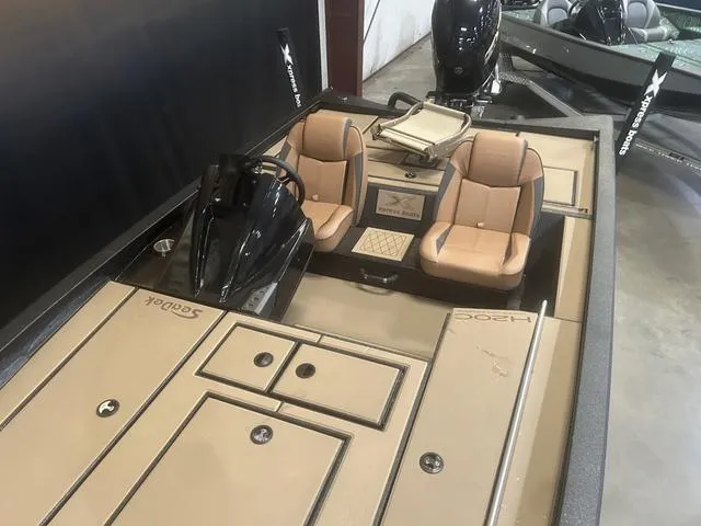 Slide: The Image of Xpress Hyper-Lift Crappie H20C W/Yamaha 17 SHO 2025 - 11