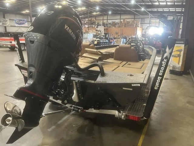 Slide: The Image of Xpress Hyper-Lift Crappie H20C W/Yamaha 17 SHO 2025 - 4