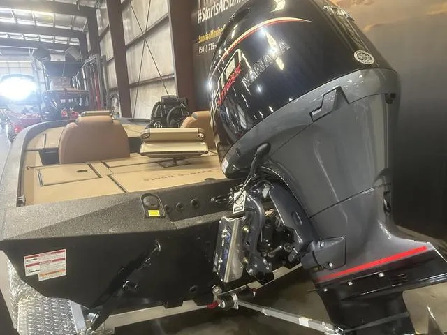 Slide: The Image of Xpress Hyper-Lift Crappie H20C W/Yamaha 17 SHO 2025 - 5