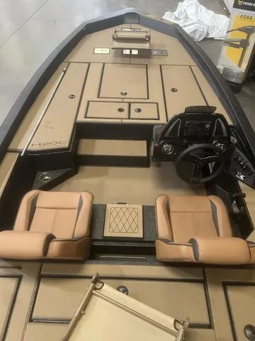 Slide: The Image of Xpress Hyper-Lift Crappie H20C W/Yamaha 17 SHO 2025 - 7