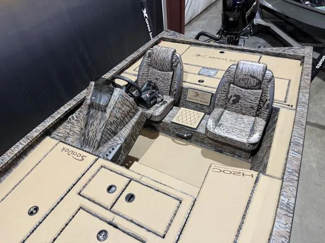 Slide: The Image of Xpress Crappie H20C W/Yamaha 175 "SHO" 2025 - 11