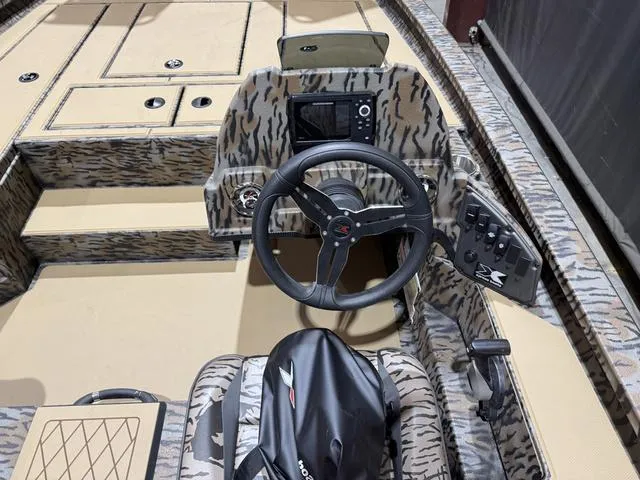 Slide: The Image of Xpress Crappie H20C W/Yamaha 175 "SHO" 2025 - 13