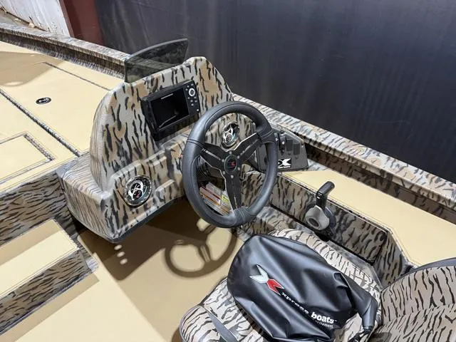 Slide: The Image of Xpress Crappie H20C W/Yamaha 175 "SHO" 2025 - 14