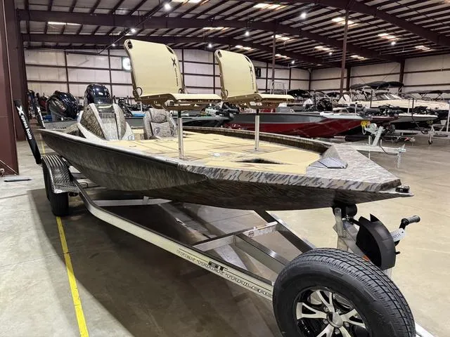 Slide: The Image of Xpress Crappie H20C W/Yamaha 175 "SHO" 2025 - 5