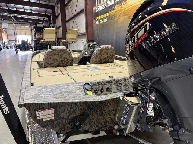 Slide: The Image of Xpress Crappie H20C W/Yamaha 175 "SHO" 2025 - 7
