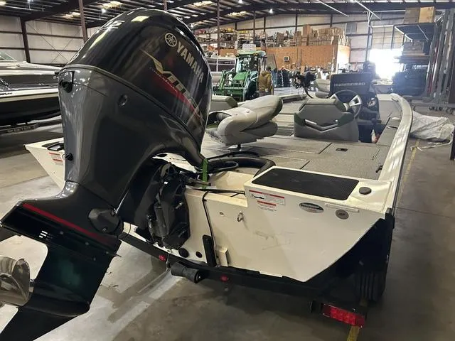 Slide: The Image of G3 Sportsman 1810 PFX W/Yamaha 115 "SHO" 2024 - 4