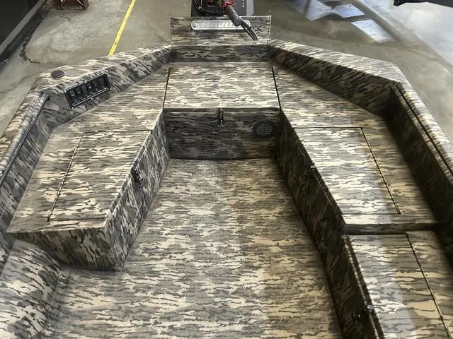 Slide: The Image of Havoc MSTC 1653 W/ Freedom Outboard 50 2024 - 7