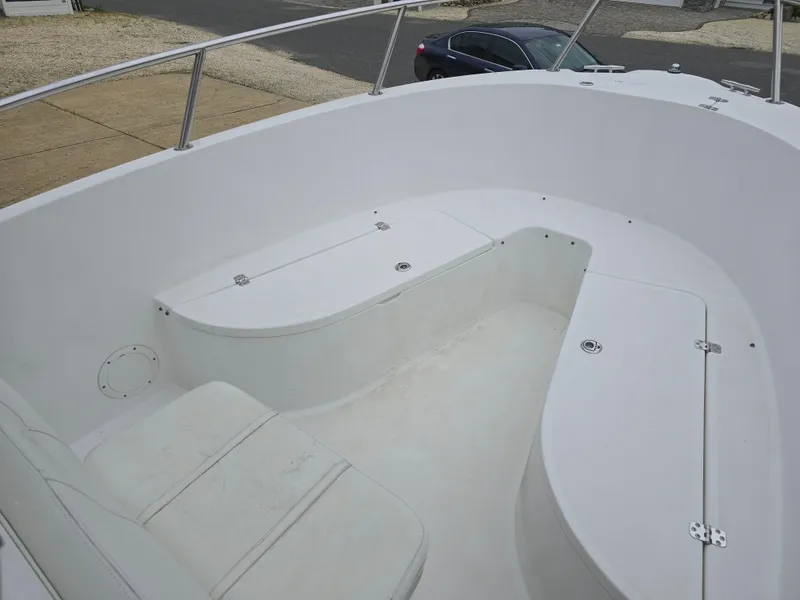 Slide: The Image of Radar dome on 2002 Edgewater 225CC boat, near residential area. - 5