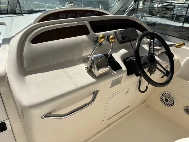 Slide: The Image of Sea Ray 310 Sundancer 1999 - 6