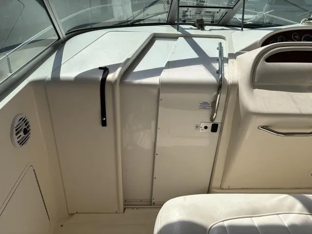 Slide: The Image of Sea Ray 310 Sundancer 1999 - 7