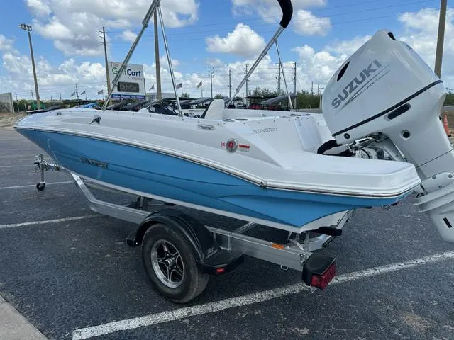 Slide: The Image of Stingray 182 SC 2025 - 6