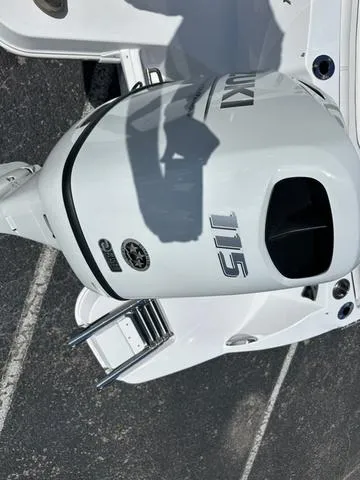 Slide: The Image of 2025 Stingray DC 191 boat with Suzuki 115 outboard motor, viewed from above. - 7
