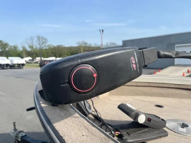 Slide: The Image of Trolling motor on 2001 Tracker Pro Deep V 17 SC boat, outdoor setting. - 3