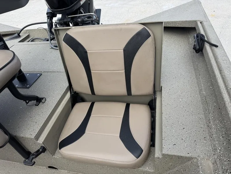 Slide: The Image of 2019 Alumacraft 18 Bay boat seat with beige and black design. - 5