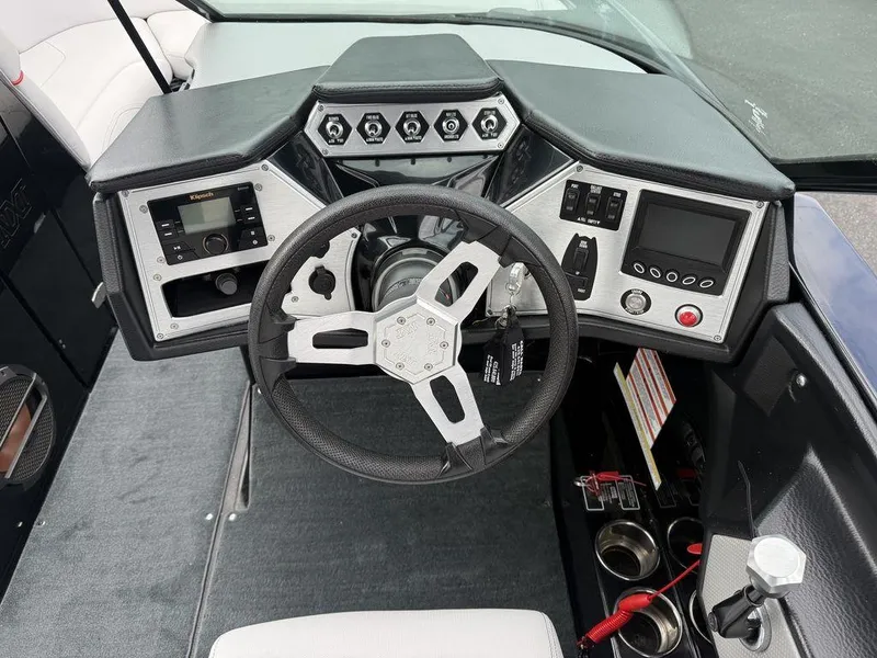 Slide: The Image of MasterCraft NXT22 2019 - 10