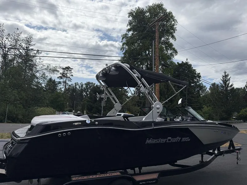 Slide: The Image of MasterCraft NXT22 2019 - 4