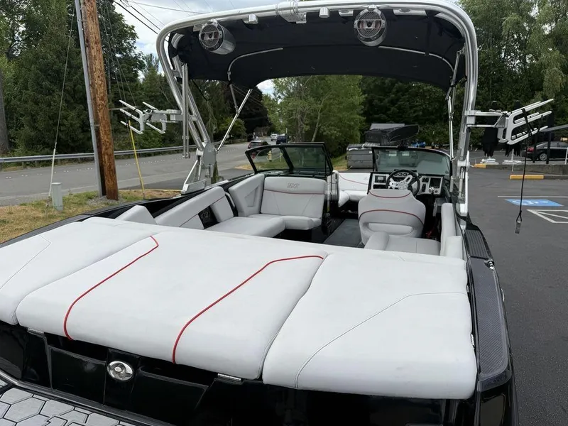 Slide: The Image of MasterCraft NXT22 2019 - 5