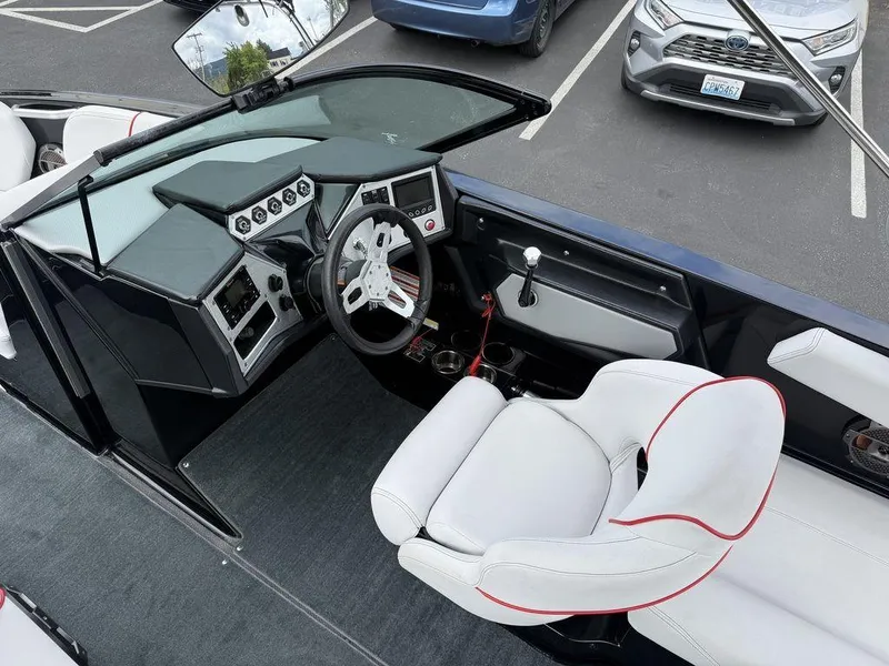 Slide: The Image of MasterCraft NXT22 2019 - 9