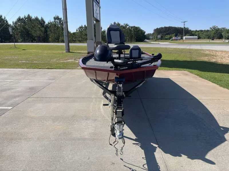 Slide: The Image of Lowe Stinger ST175 2021 - 2