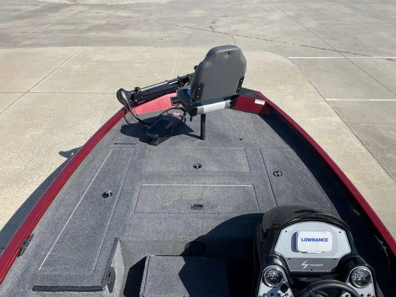 Slide: The Image of Lowe Stinger ST175 2021 - 6