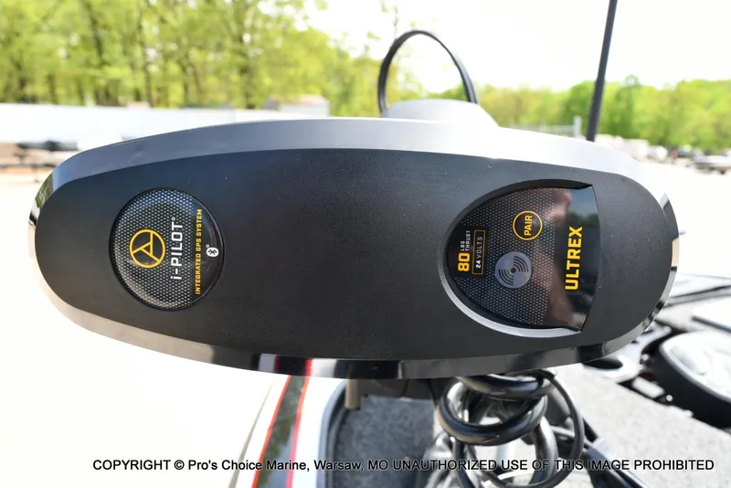 Slide: The Image of Trolling motor with i-Pilot GPS system on Nitro Z19 Pro Pack, 2018 model. - 30