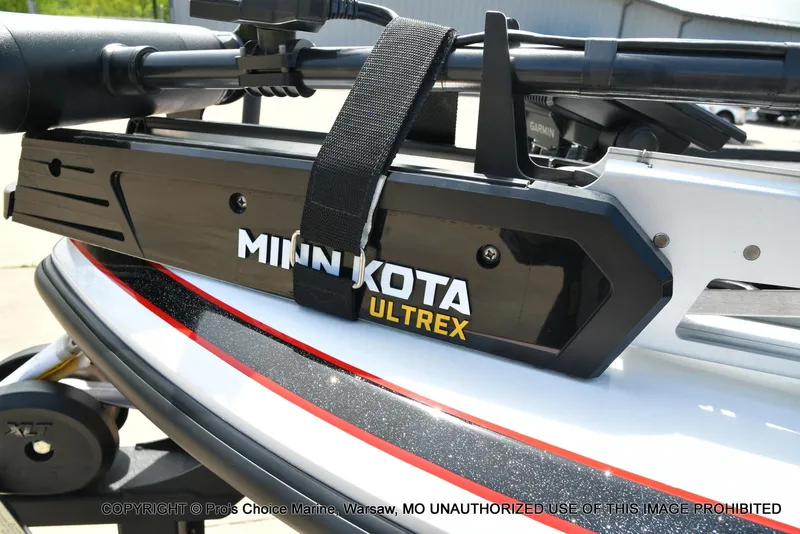Slide: The Image of Minn Kota Ultrex trolling motor on 2018 Nitro Z19 Pro Pack boat. - 31