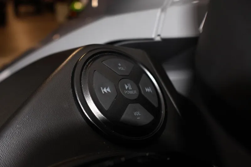 Slide: The Image of Sea-Doo FishPro Trophy 170 2025 - 13