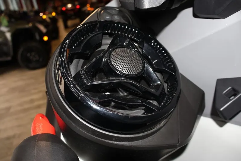 Slide: The Image of Sea-Doo FishPro Trophy 170 2025 - 14