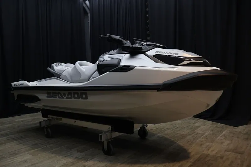 Slide: The Image of Sea-Doo GTX™ Limited 325 White Pearl Premium 2025 - 11